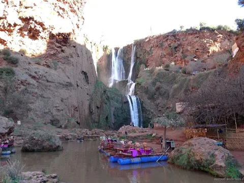 Opció de passeig en barca a la base de les Cascades d'Ouzoud a l'excursió en grup reduït